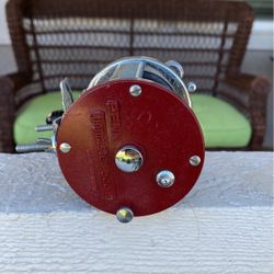 Vintage Penn jigmaster 500s  Maroon Saltwater Reel