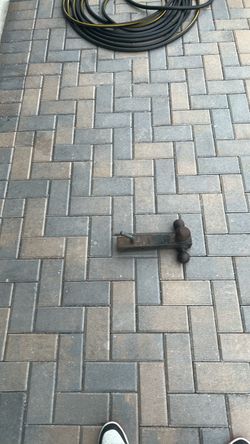 Trailer hitch three different sizes