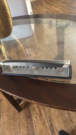 Hole puncher