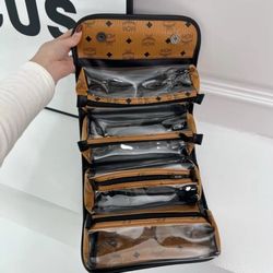 Travel organizers