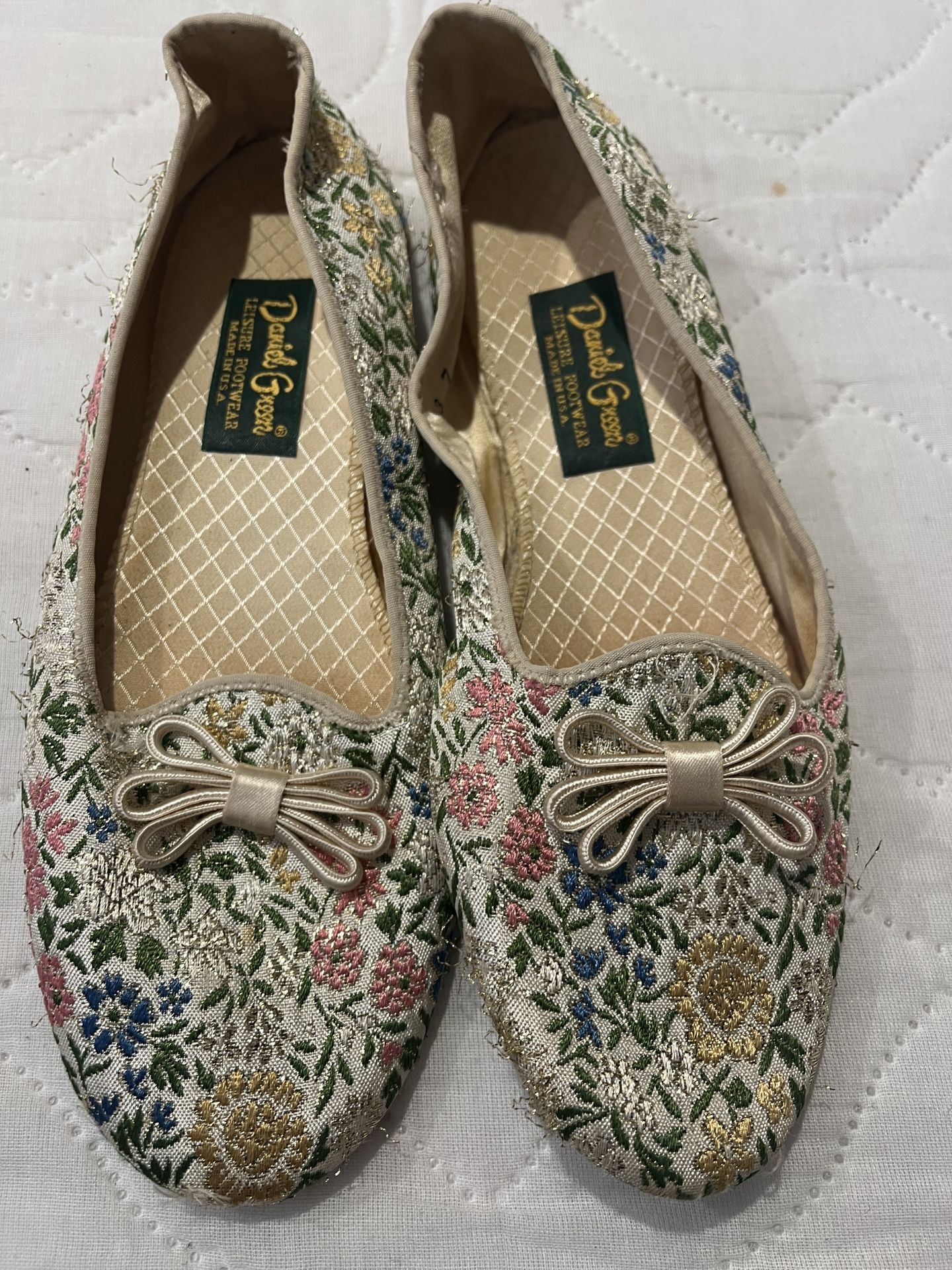 Daniel Green Multi Floral flats. Made in USA size 7.5-8