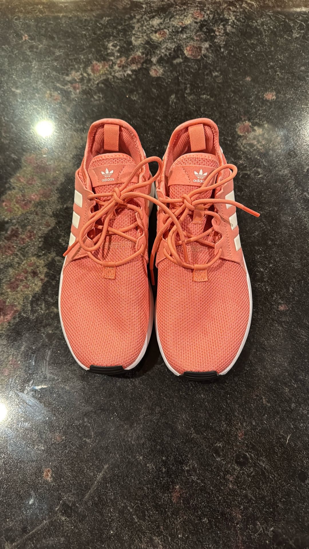 Adidas Coral Women’s 6 Sneaker