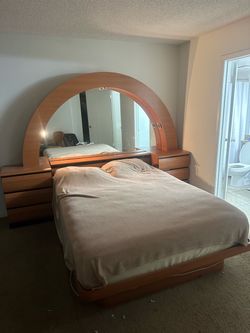Complete Matching Wood Bedroom Set – Bed, Dresser, Headboard Mirror & 2 Nightstands