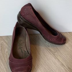 Easy Spirit Burgundy Shoes Size 8.5 W 
