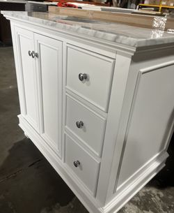 White 36 In Bath Vanity