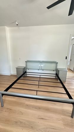 Contemporary King bedroom set