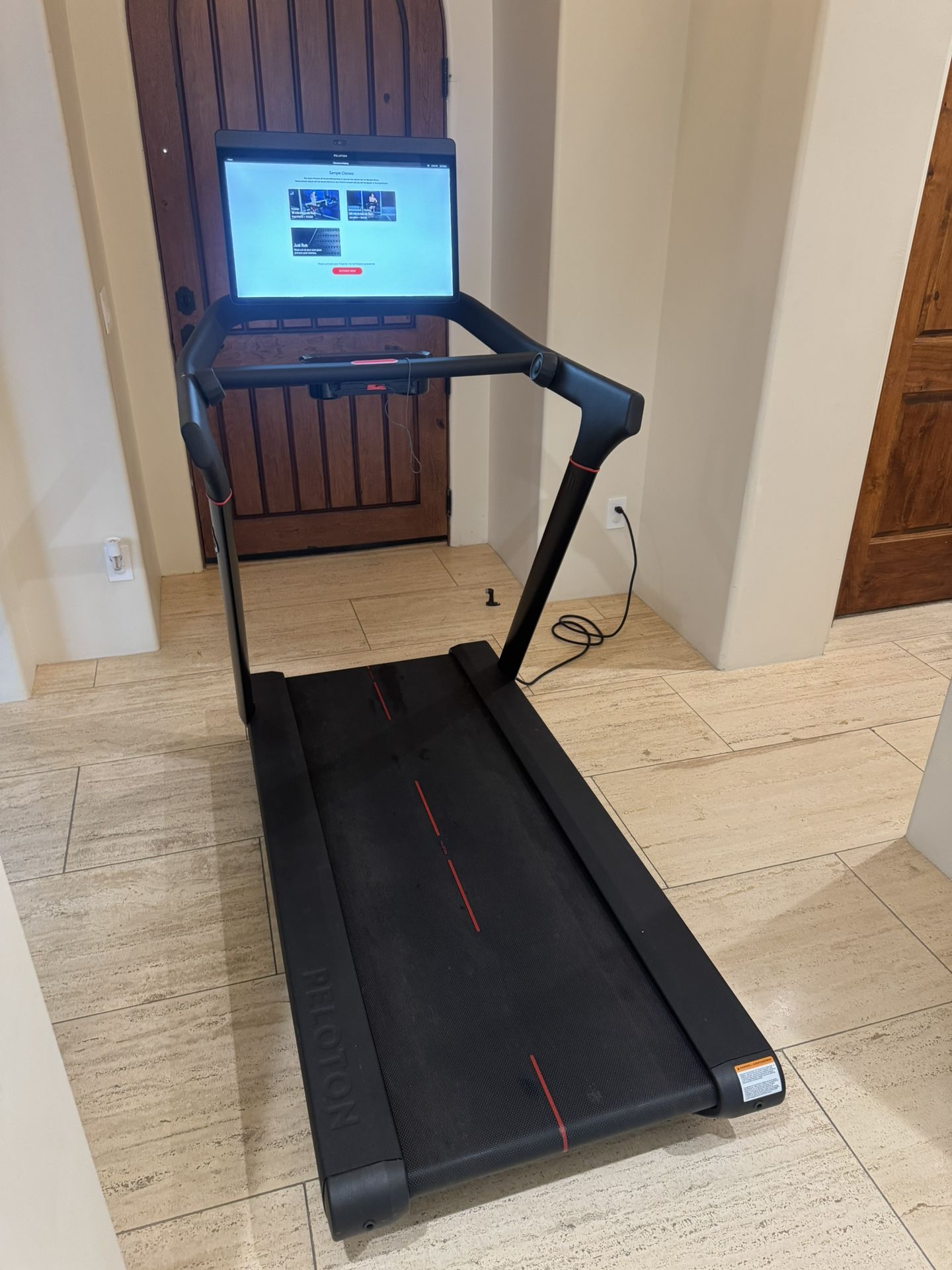 Peloton Treadmill W/ 24" Touchscreen 