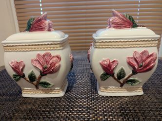 VINTAGE 1990'S COFFEE AND SUGAR JARS WITH LIDS