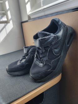 Nike AirMax SC Triple Black
Great condition
Size 12c - $15