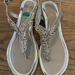 New Woman Sparkle Gold Sandals Size 7 1/2W 