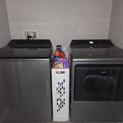 Whirlpool Washer And Dryer Set