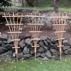 Small Cedar Trellis 