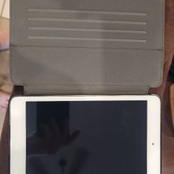 Barely Used iPad Mini 2--16GB W/CASE