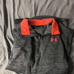 Under Armour ColdGear loose-fit long-sleeve base layer shirt