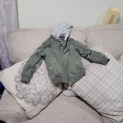 Boys( Bomber )Jacket Size 5/6 Detachable hood 