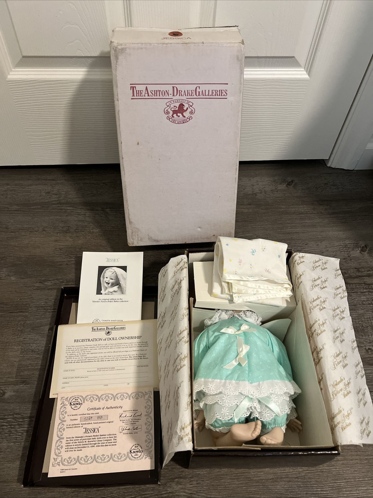 “EXCELLENT CONDITION” ASHTON DRAKE GALLERIES “JESSICA” PORCELAIN DOLL WITH COA