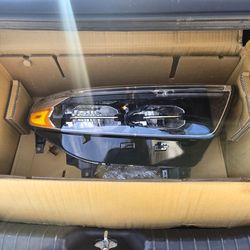 2020-2023 Ford Explorer headlight