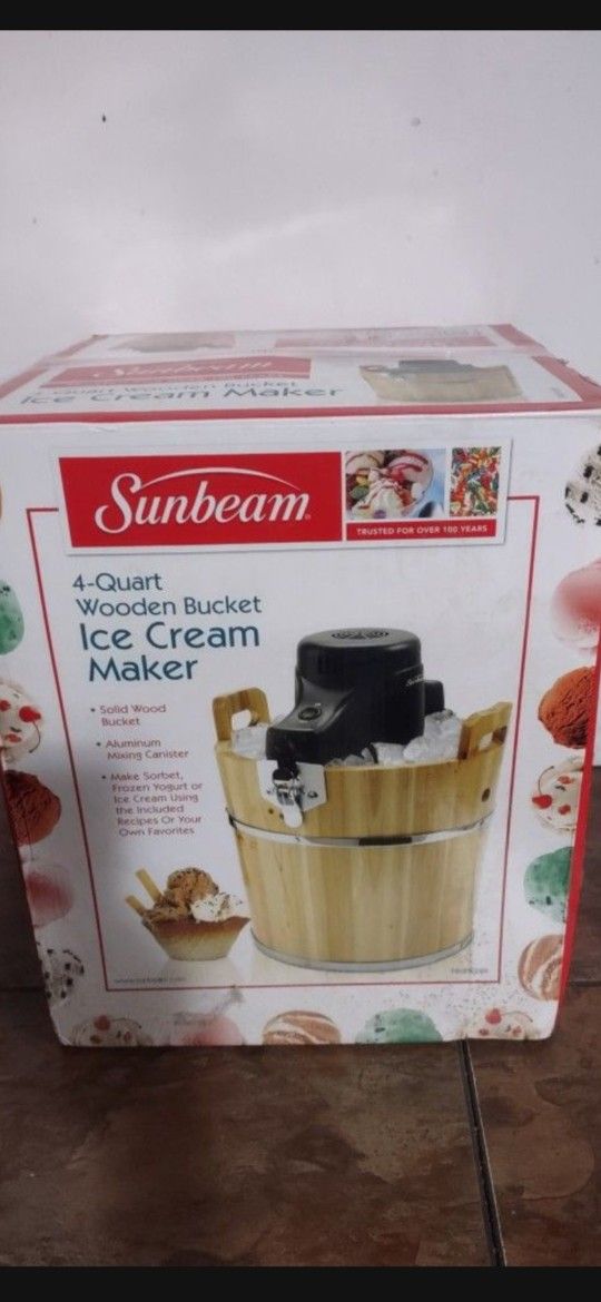 Sunbeam Ice Cream Maker 4 Qt "Item Is Available"