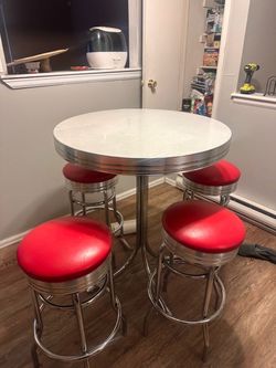 Retro Diner Table and Stool Set