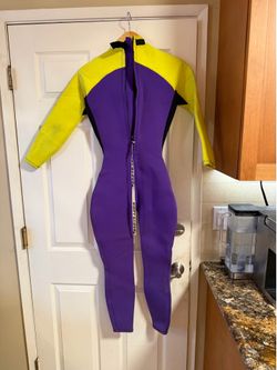 Body glove women’s wetsuit size m-7
