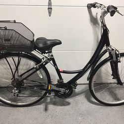 Womens (M) Specialized Globe Carmel Comfort Cruiser in Excellent Condition