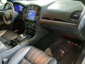 2020 Chrysler 300 Thumbnail