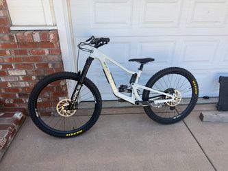 Santa Cruz Bronson V4.1 Small Frame