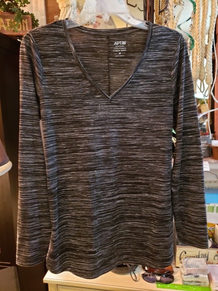 Ladies Med Apt.9 Tunic Sweater