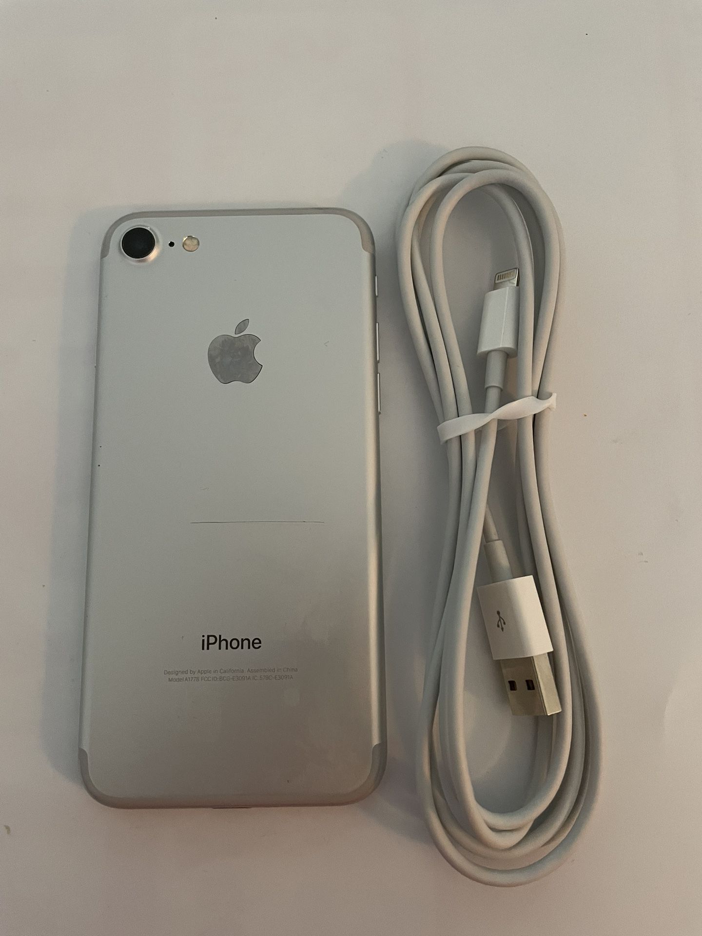 Apple IPhone 7 Unlocked 128gb No Touch Id Silver I