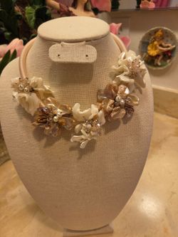 VINTAGE BETSEY JOHNSON NECKLACE