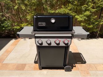 Weber Spirit E-425 4-Burner LP Gas Grill with Griddle Insert