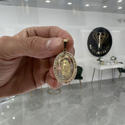 Virgen Pendant 