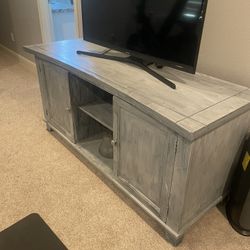 Large TV stand  - Distressed Light Gray, 5ft Wide
