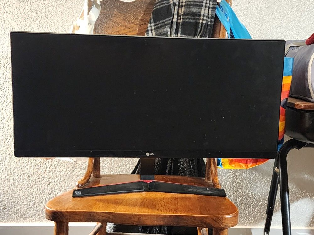 29" 21:9 UltraWide Full HD IPS Display