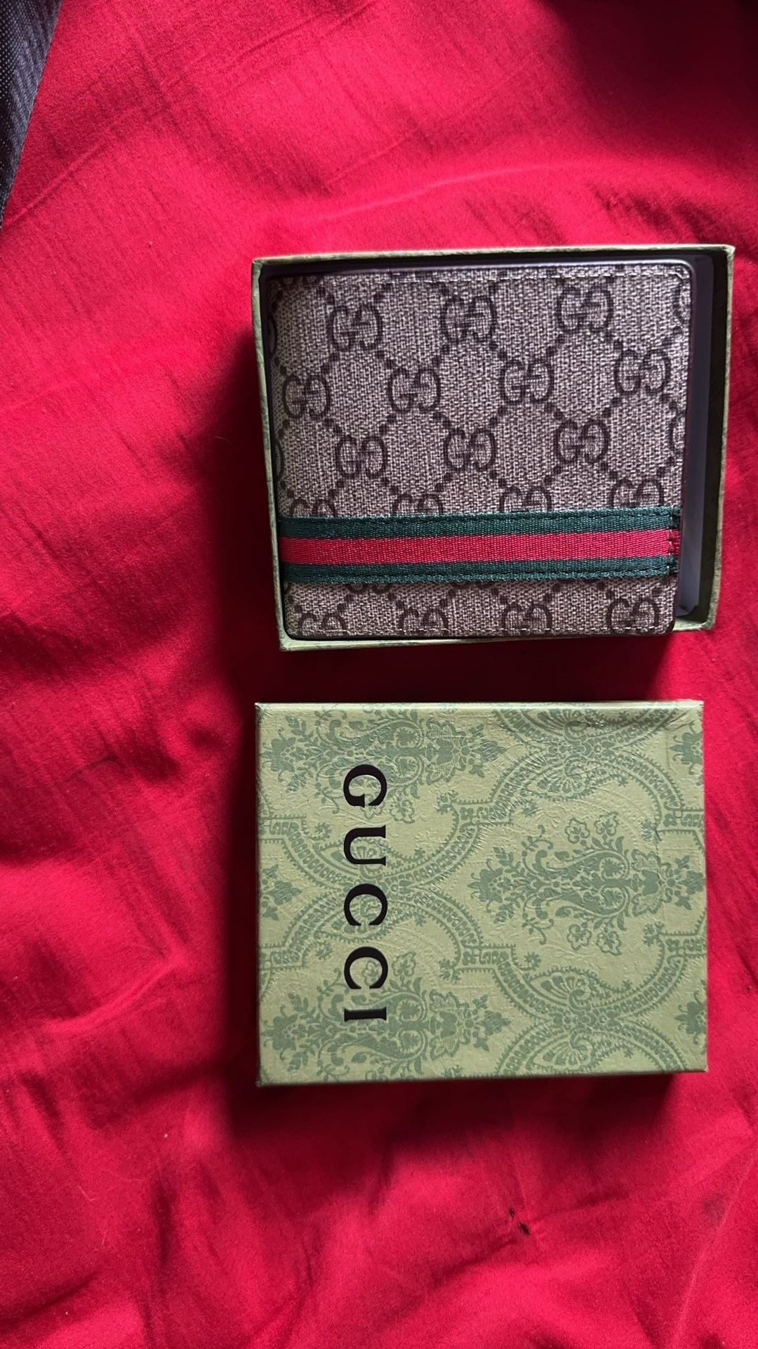 gucci wallet 