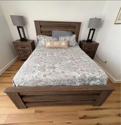 Bedroom Set Full/Queen Bed, Dresser, 2 Nightstands