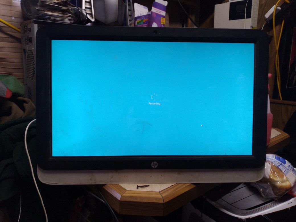 HP 22-3140 TouchSmart All-in-One Desktop PC