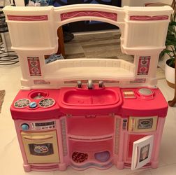 Kids play kitchen