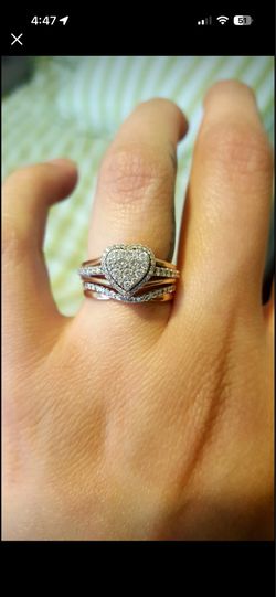 Heart shaped engagement ring and band