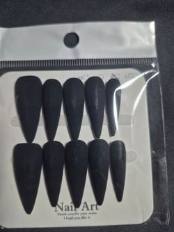 Press on nails