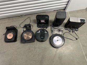 Lot of robot vacuum and chargers
