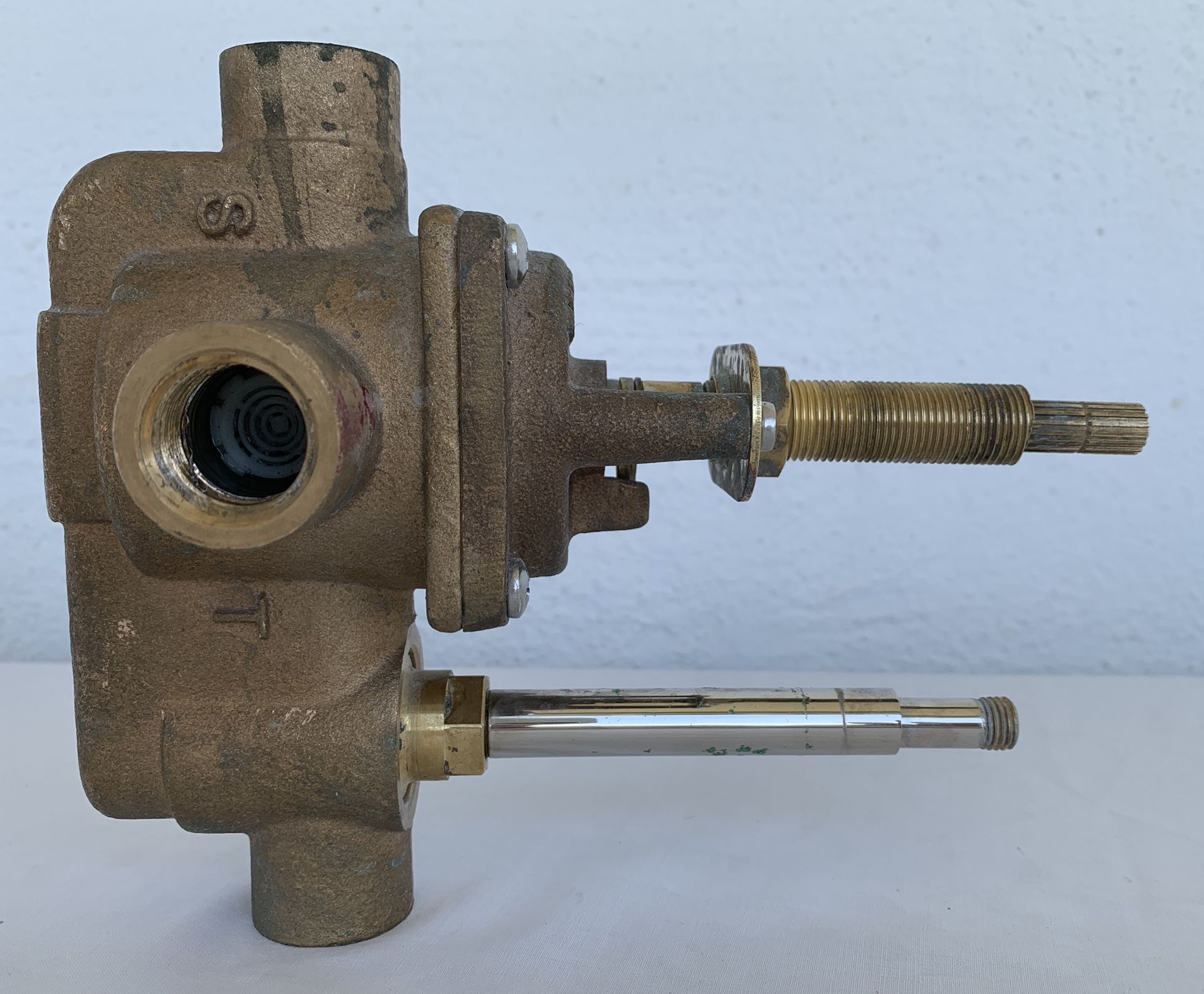 Newport Brass Brasstech Tempress II 1505 4 Port Tub and Shower Trim