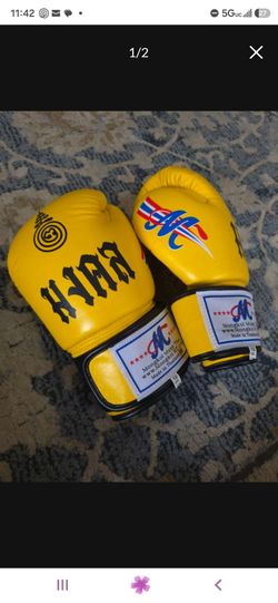 Muay Thai MONGKOL Gloves 12 Oz. Yellow Gold