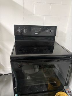 Whirlpool glass top stove Black