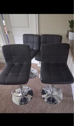 Chair set (need to sell fast)
