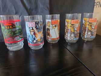 Star Wars Collection of glasses including 1 Budwiser glass