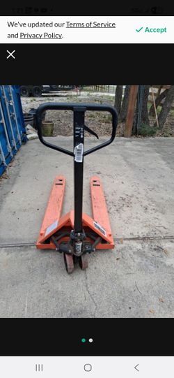 Pallet jack Two years old