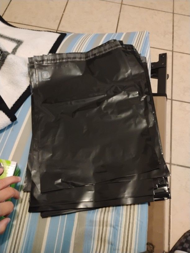 Black Polysell 80 Pc 