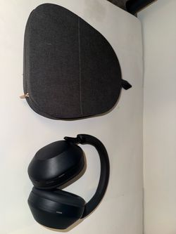 Sony XM5 wireless headphones