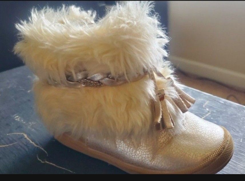 Girl's Faux Fur Boots - Girls 7
